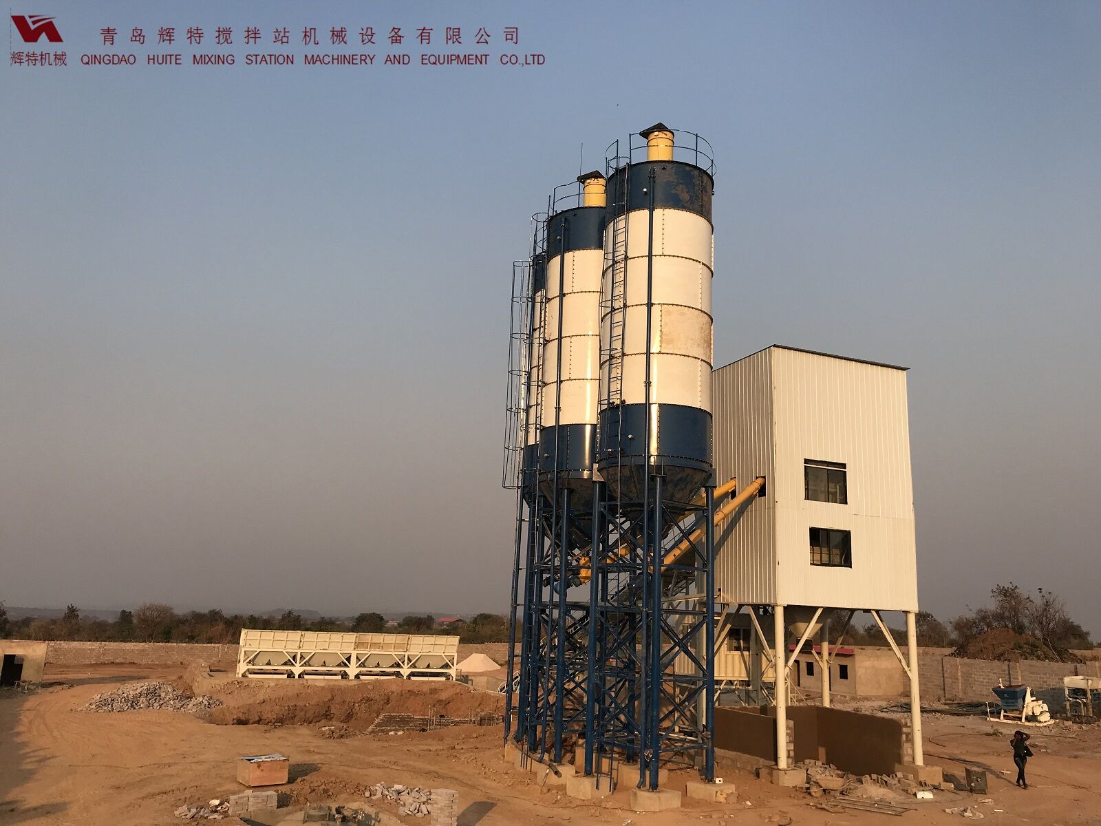 輝特混凝土攪拌站HZS120采用國內(nèi)外知名品牌，大大降低了設(shè)備故障率